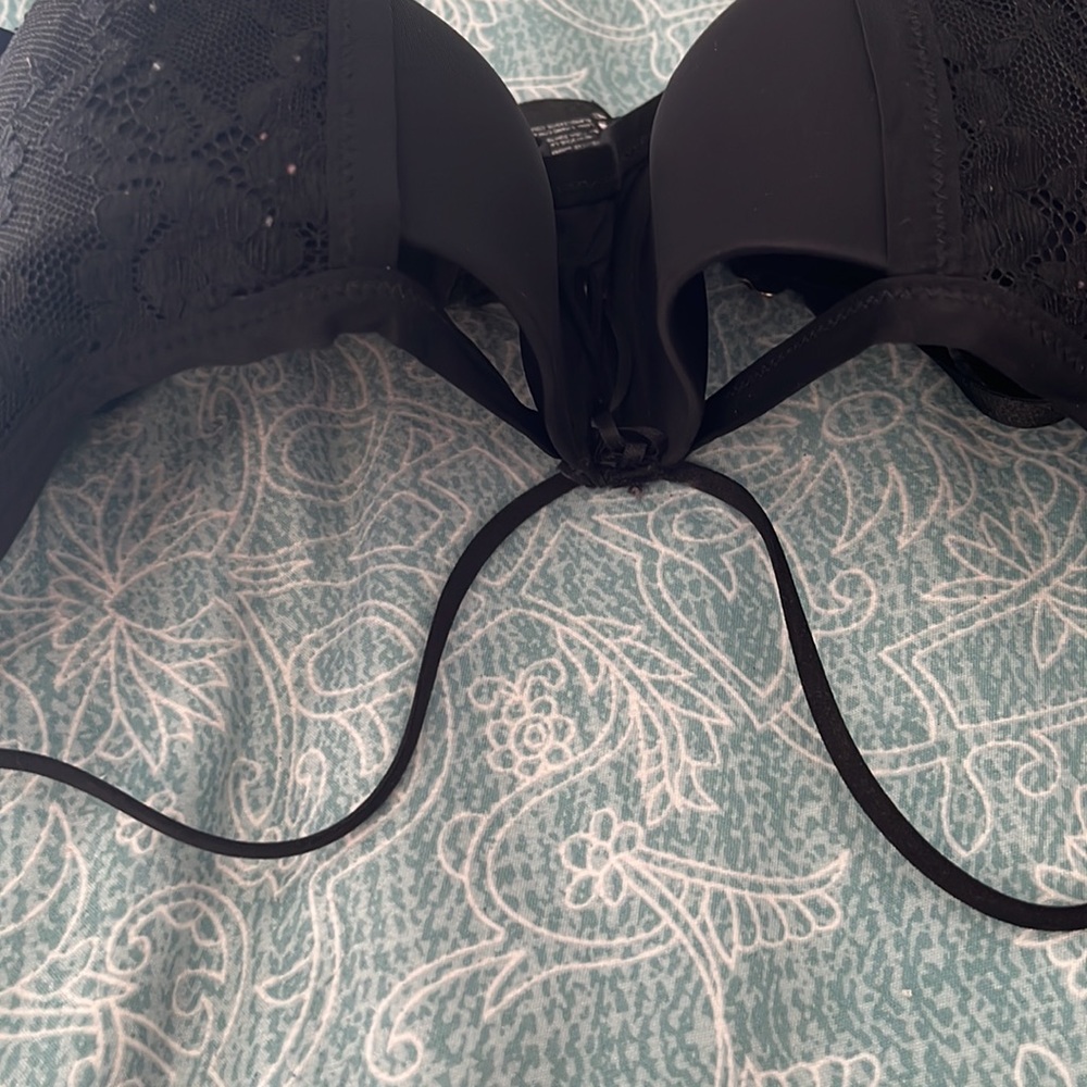 Ashley Graham bra - Picture 2 of 7